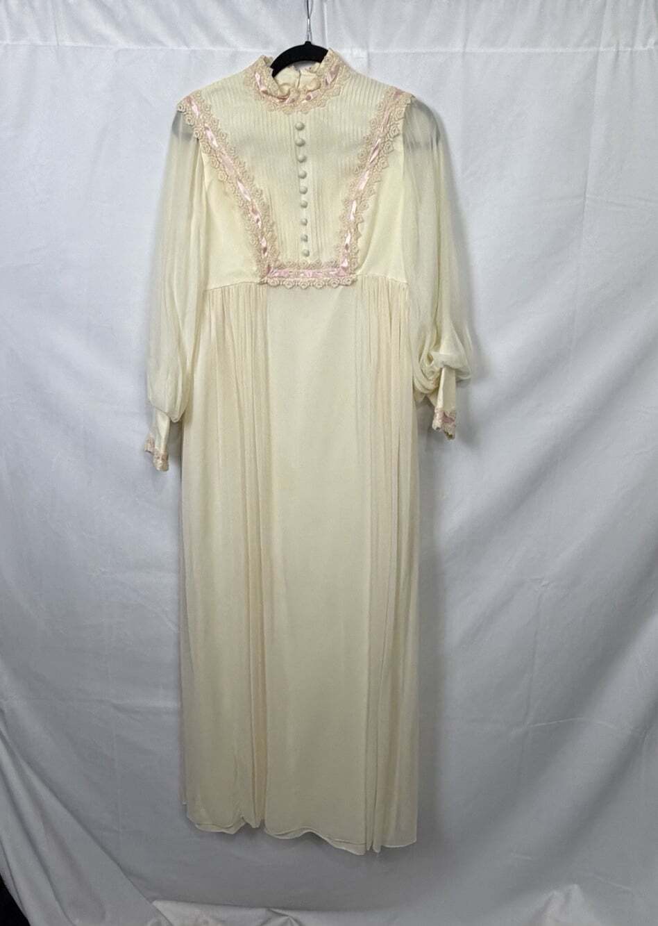 Vintage 70s Women's Wedding Dress Ivory Pink Lace Victorian Bridal Gown